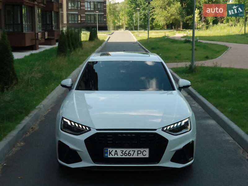 Седан Audi A4 2022 в Киеве