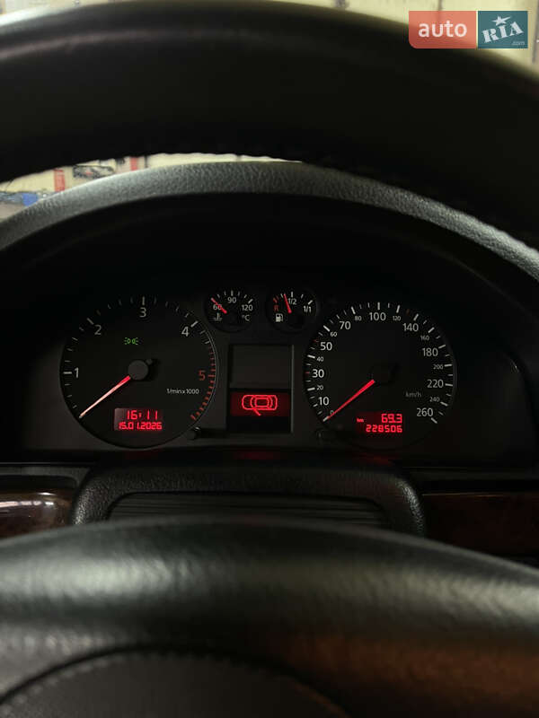 Седан Audi A4 2000 в Виннице