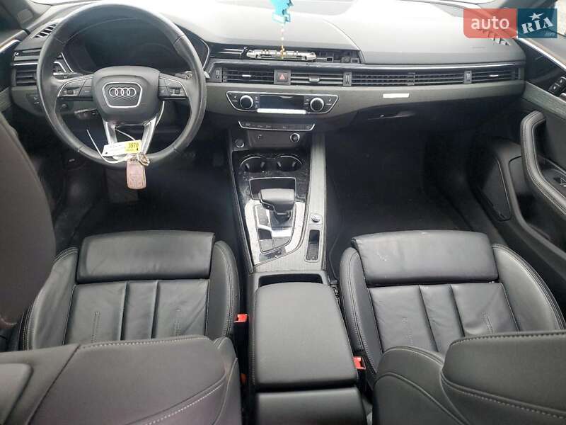 Седан Audi A4 2023 в Львове