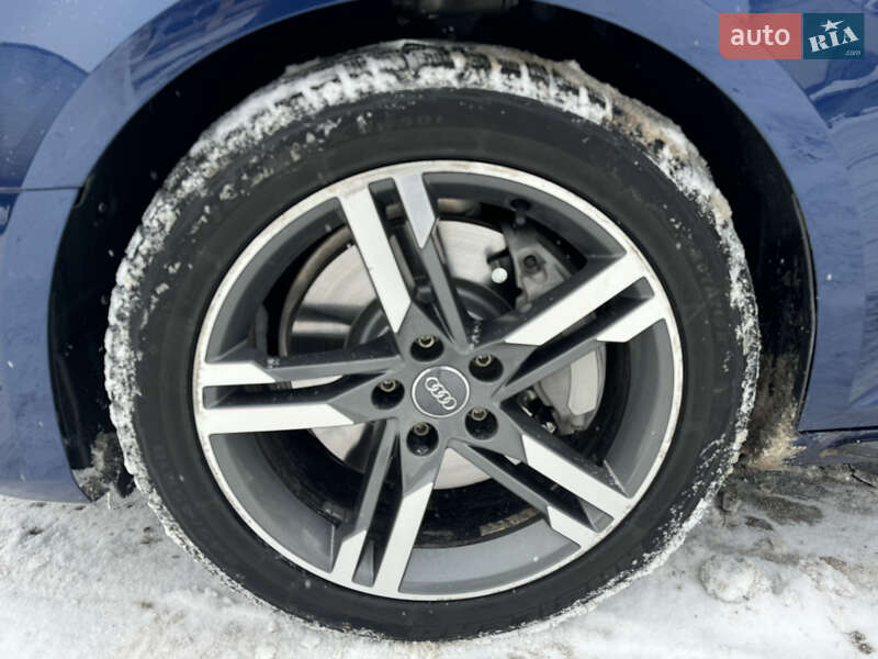 Седан Audi A4 2017 в Хмельницькому