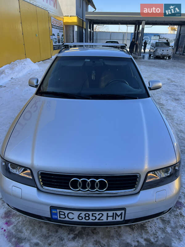 Универсал Audi A4 1999 в Новояворовске