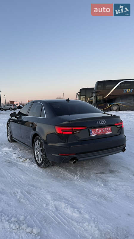 Седан Audi A4 2017 в Львові