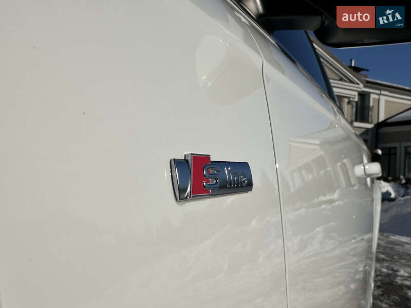 Седан Audi A4 2015 в Стрые