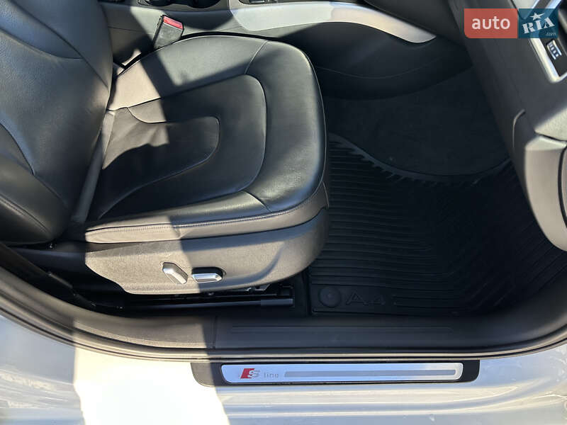 Седан Audi A4 2015 в Стрые