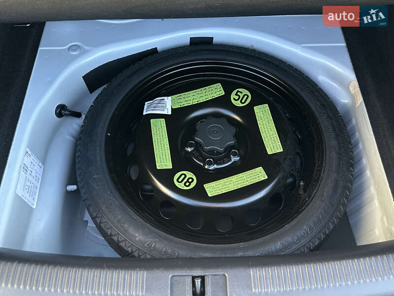 Седан Audi A4 2015 в Стрые