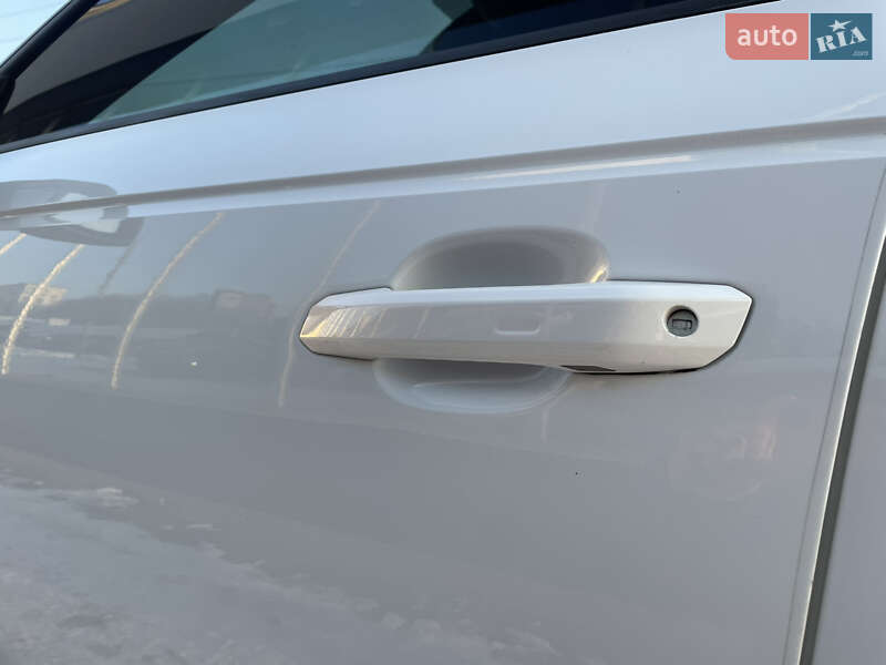 Седан Audi A4 2016 в Киеве