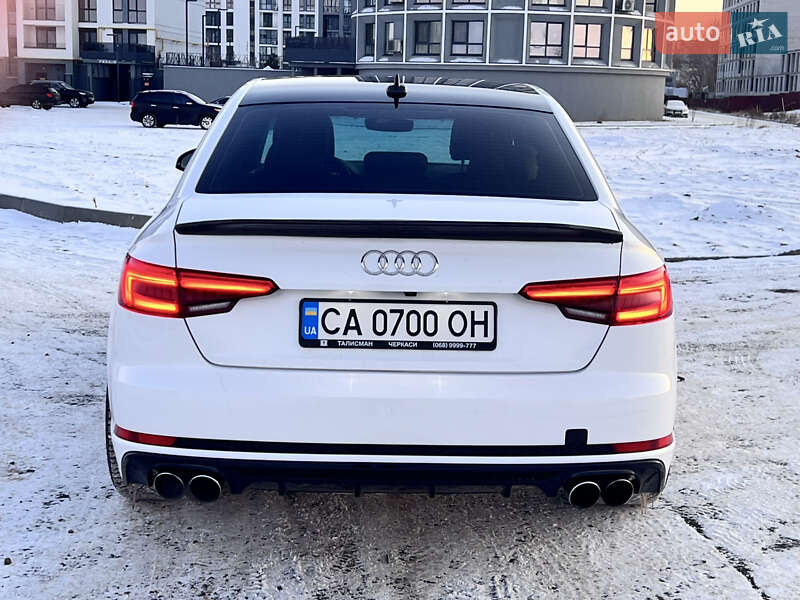 Седан Audi A4 2016 в Черкасах