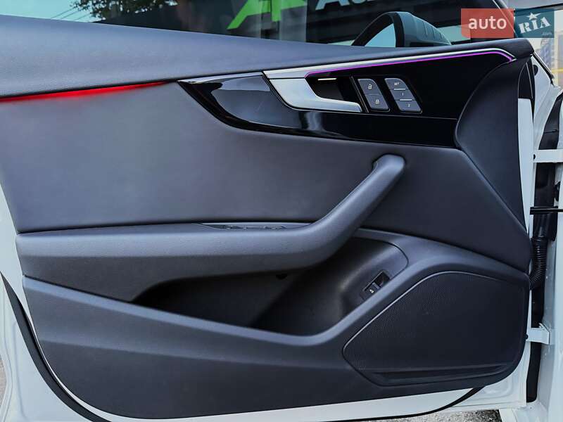 Седан Audi A4 2020 в Киеве