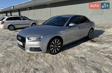 Седан Audi A4 2015 в Львове