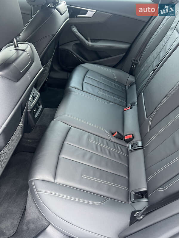 Седан Audi A4 2023 в Днепре