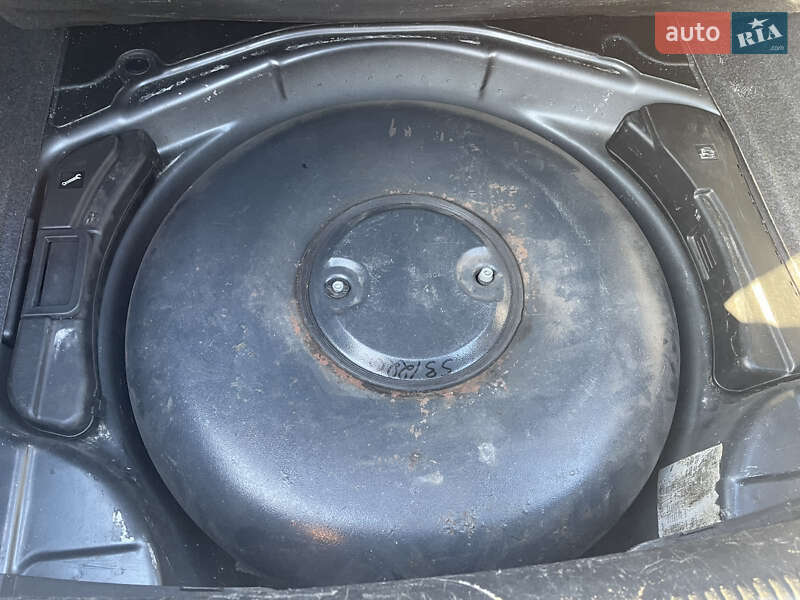 Седан Audi A4 2001 в Павлограді