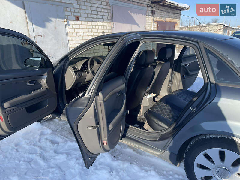 Седан Audi A4 2001 в Павлограді