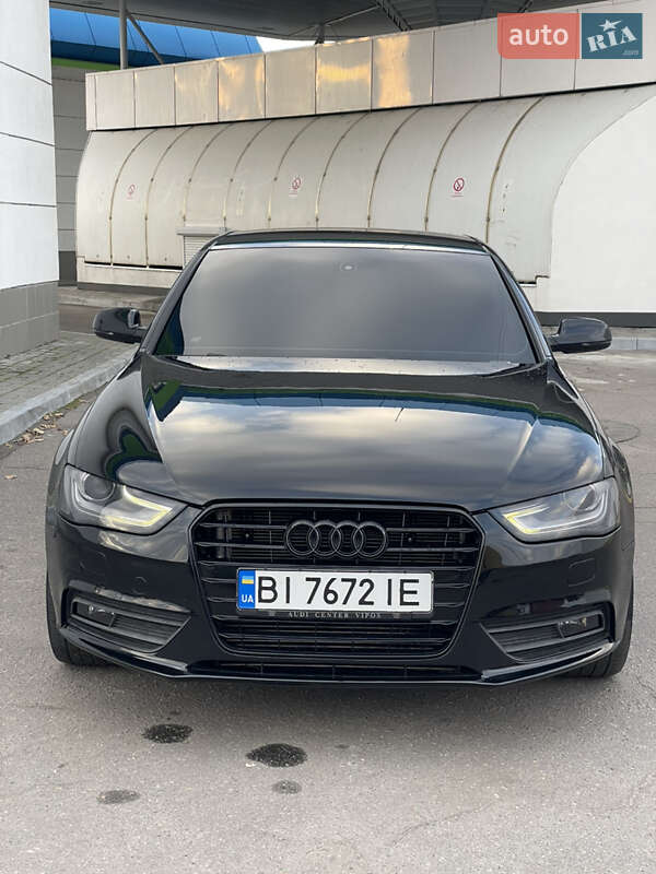 Седан Audi A4 2012 в Кременчуці