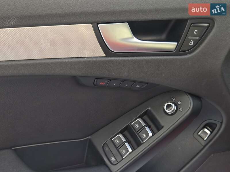 Седан Audi A4 2012 в Києві
