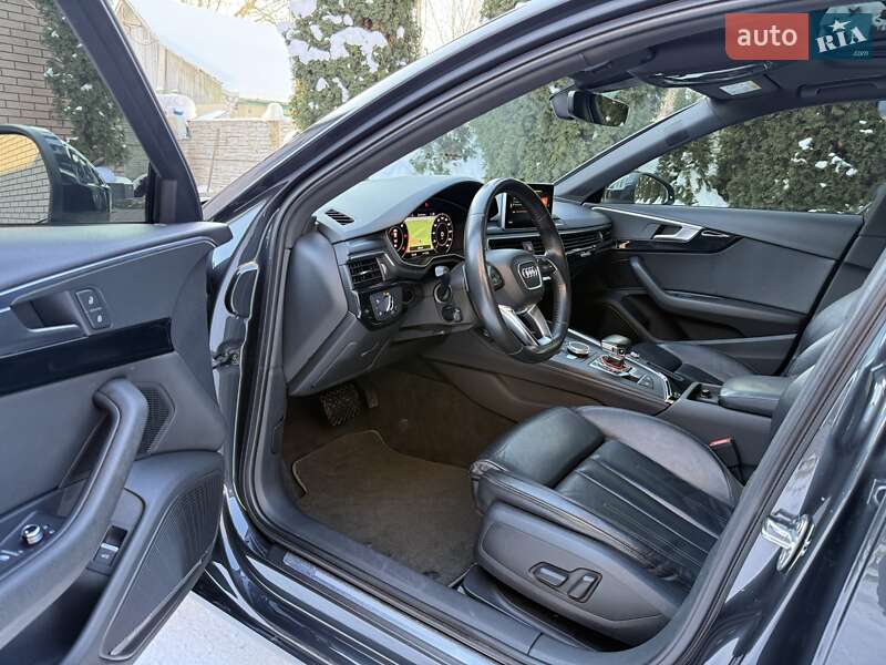 Седан Audi A4 2016 в Рівному