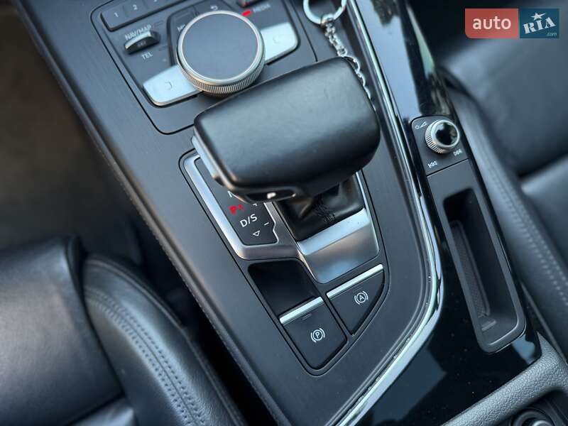 Седан Audi A4 2016 в Рівному
