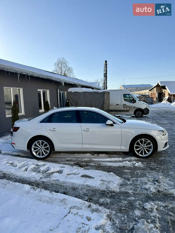 Седан Audi A4 2019 в Львове
