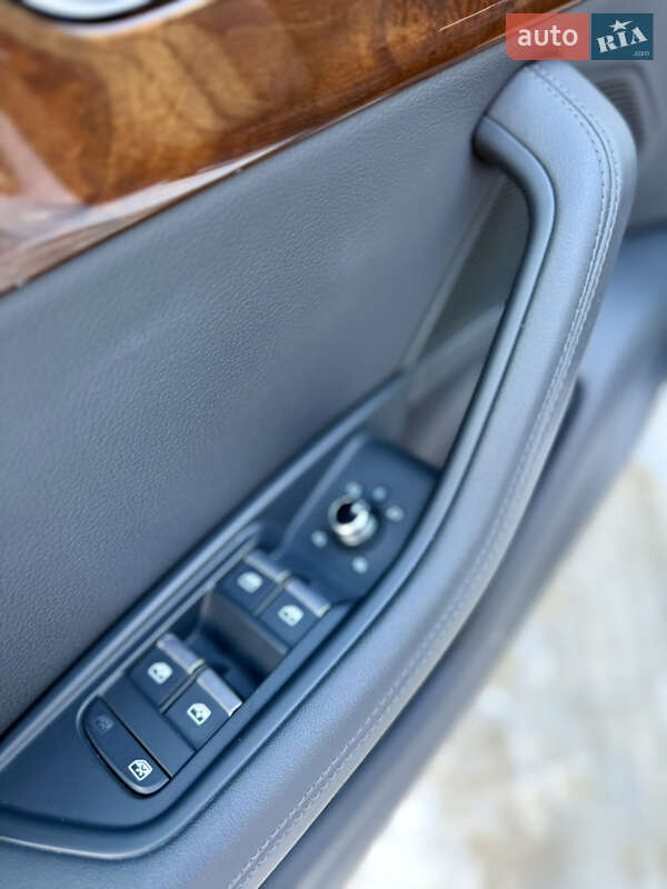Седан Audi A4 2019 в Львове
