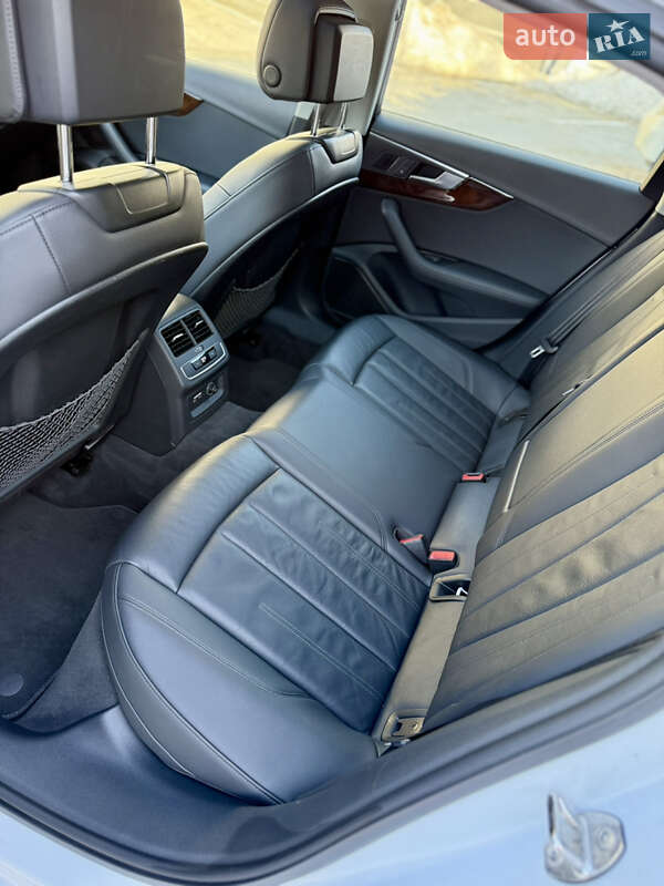 Седан Audi A4 2019 в Львове
