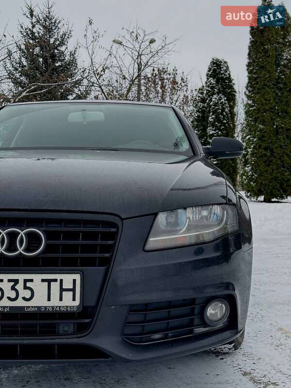 Седан Audi A4 2011 в Києві