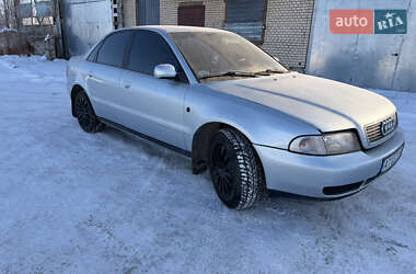 Седан Audi A4 1998 в Красилове