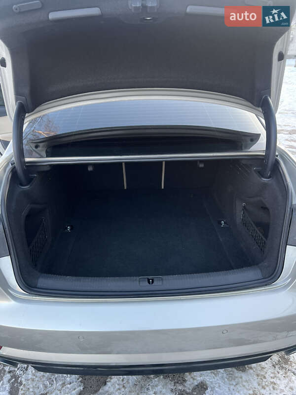 Седан Audi A4 2016 в Конотопі