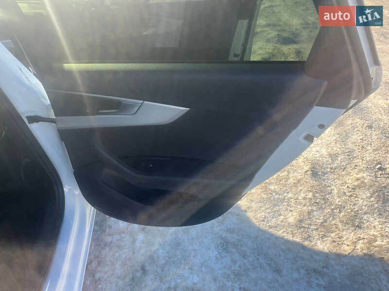 Седан Audi A4 2017 в Киеве фото 12 Седан Audi A4 2017 в Киеве