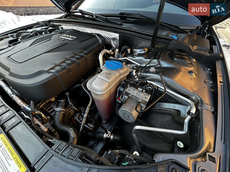 Седан Audi A4 2014 в Мукачевому