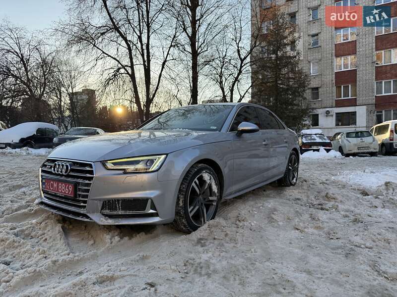 Седан Audi A4 2018 в Львові