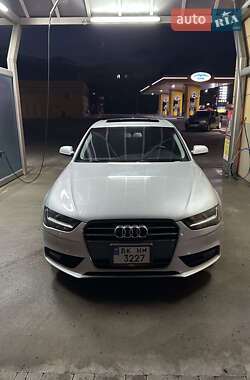 Седан Audi A4 2013 в Сарнах