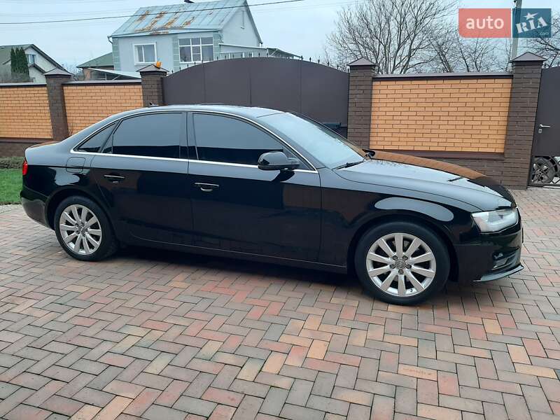 Седан Audi A4 2013 в Полтаві