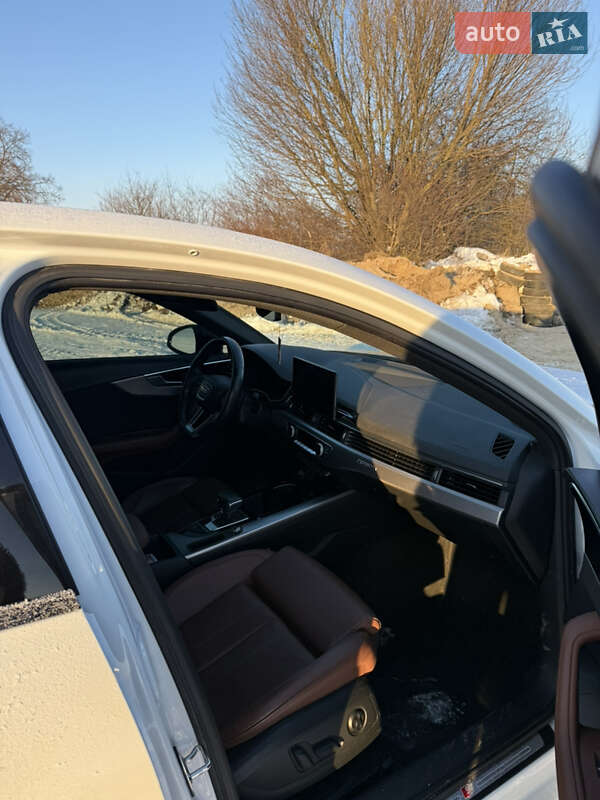 Седан Audi A4 2021 в Луцьку