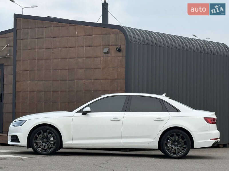 Седан Audi A4 2019 в Киеве