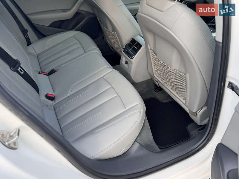 Седан Audi A4 2018 в Одессе