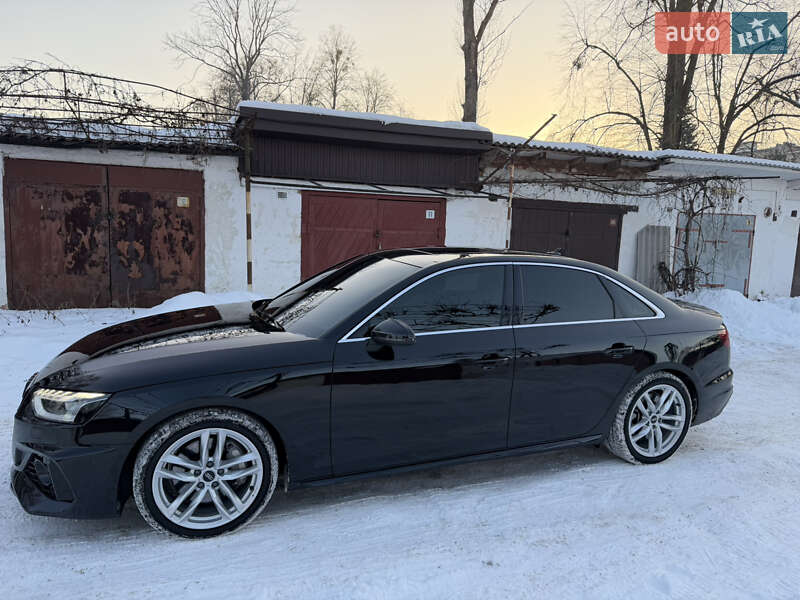 Седан Audi A4 2023 в Ивано-Франковске