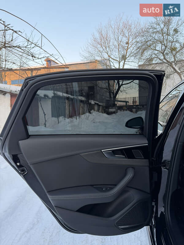 Седан Audi A4 2023 в Ивано-Франковске