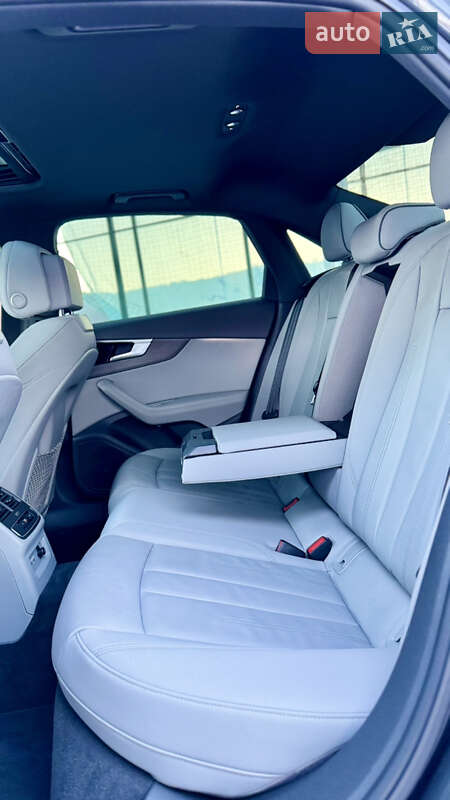 Седан Audi A4 2020 в Львове