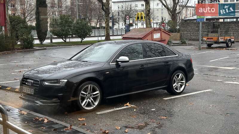 Седан Audi A4 2012 в Киеве