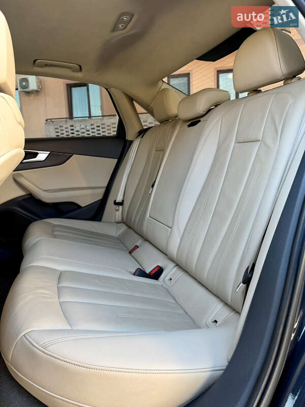 Седан Audi A4 2016 в Ужгороде