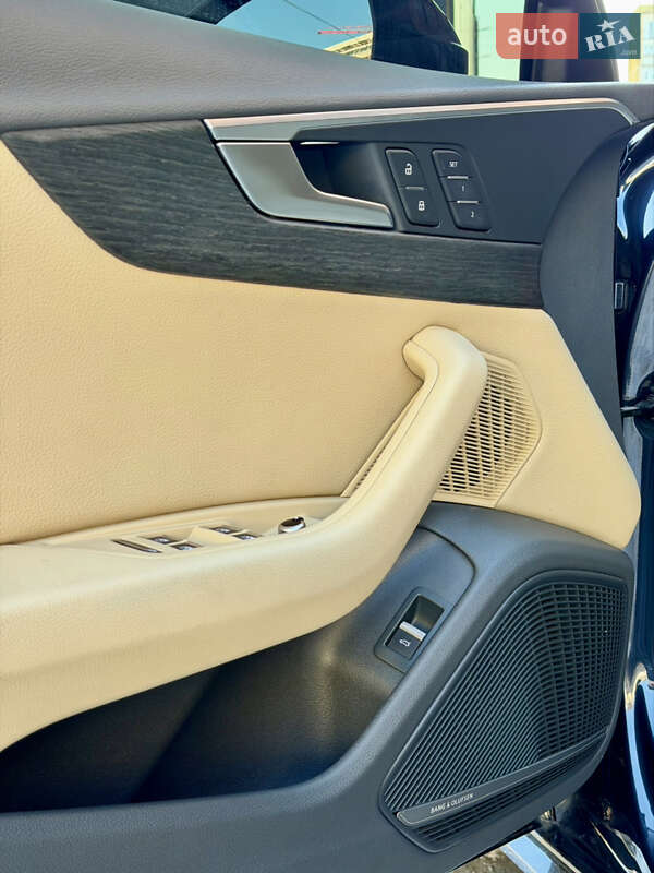 Седан Audi A4 2016 в Ужгороде