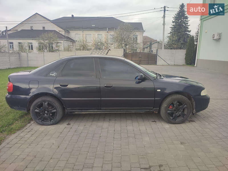 Седан Audi A4 1999 в Крыжополе