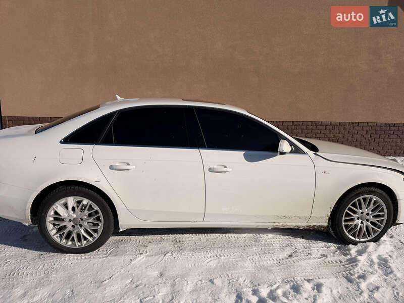 Седан Audi A4 2015 в Славском