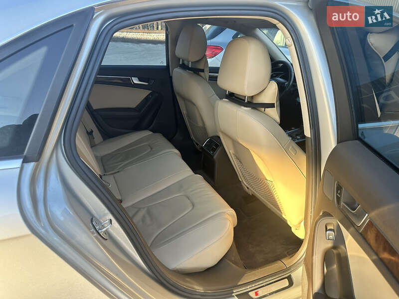 Седан Audi A4 2014 в Чернігові