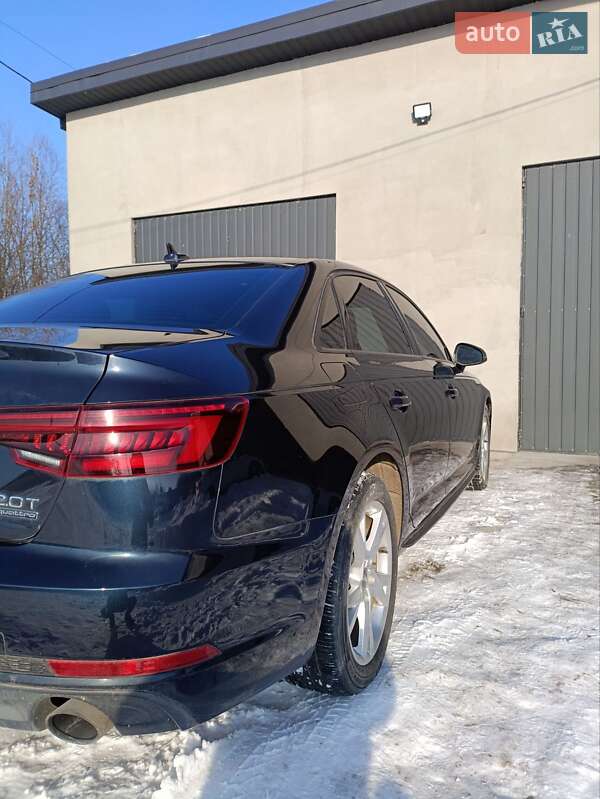 Седан Audi A4 2018 в Ивано-Франковске