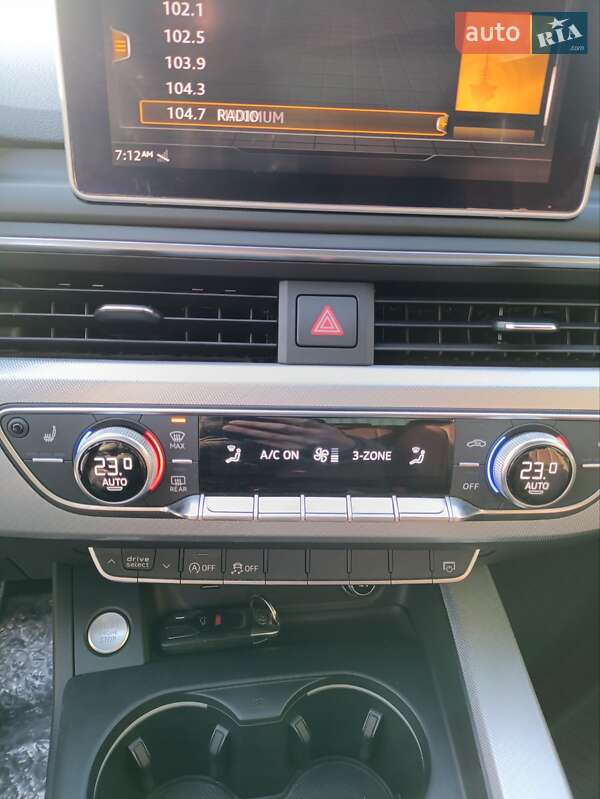 Седан Audi A4 2018 в Ивано-Франковске