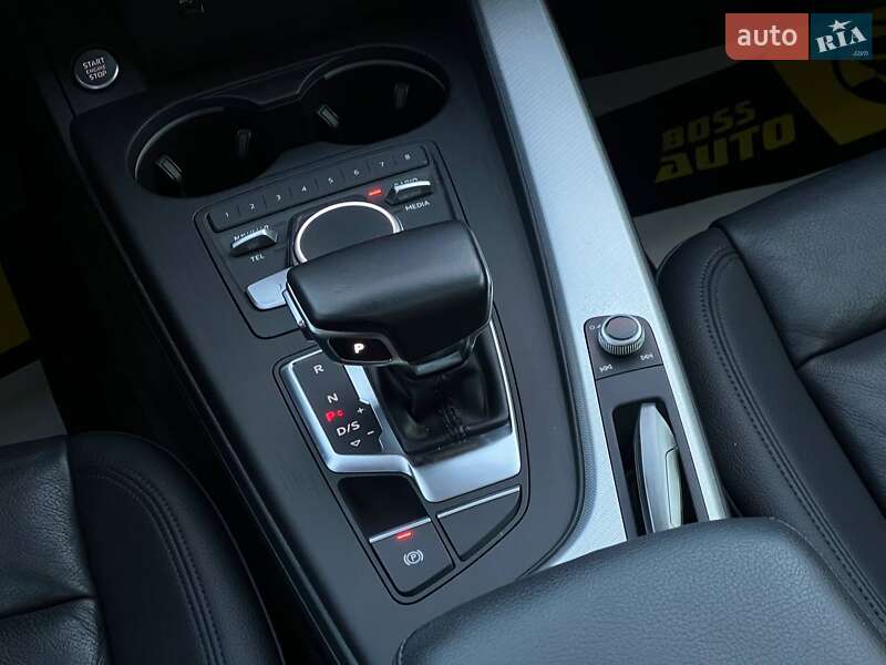 Седан Audi A4 2017 в Ивано-Франковске
