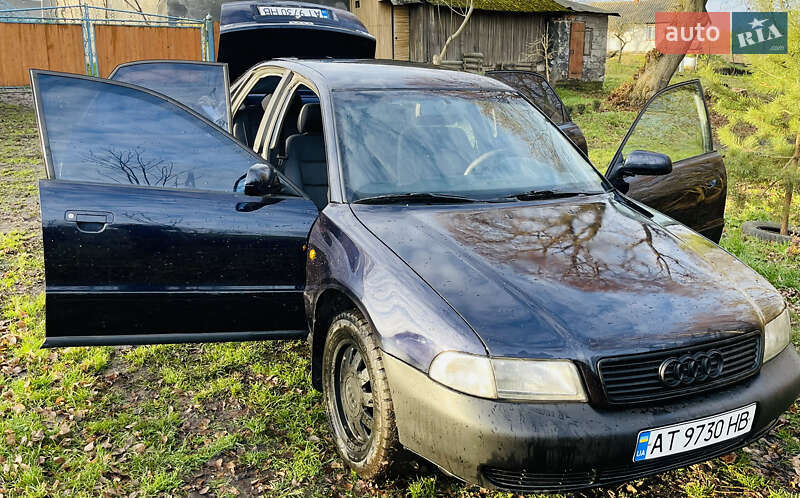 Седан Audi A4 1998 в Бурштині