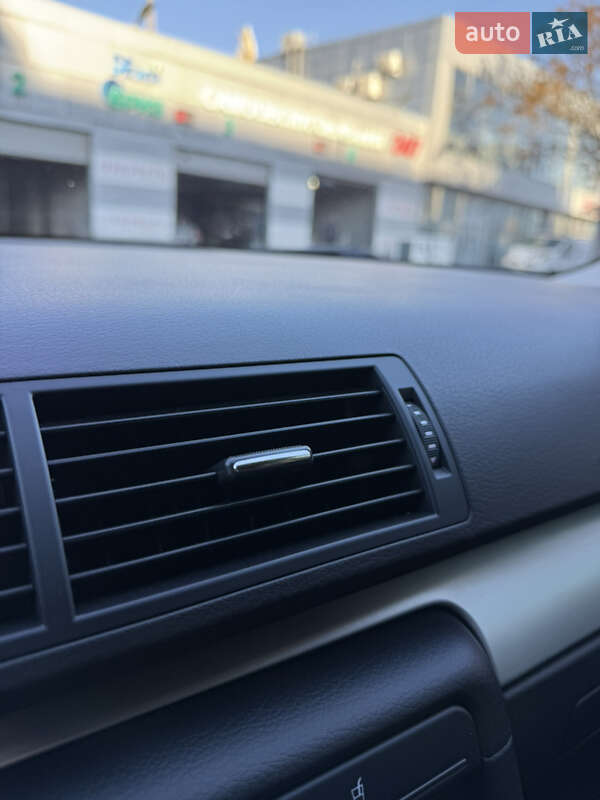 Седан Audi A4 2005 в Днепре