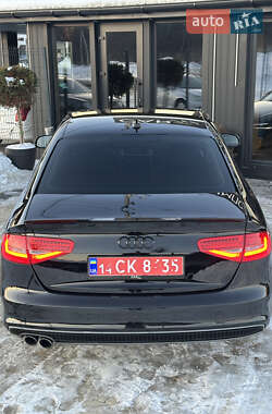 Седан Audi A4 2013 в Львове