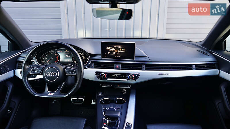 Седан Audi A4 2016 в Львове
